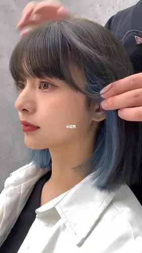 超a挂耳染lisa同款2021流行发色