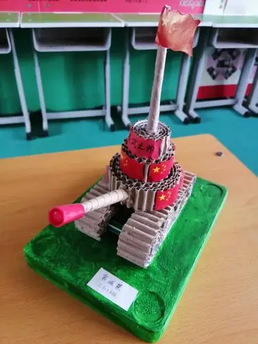 心有国家 巧手如花——铁厂中心小学"心系国防 我们