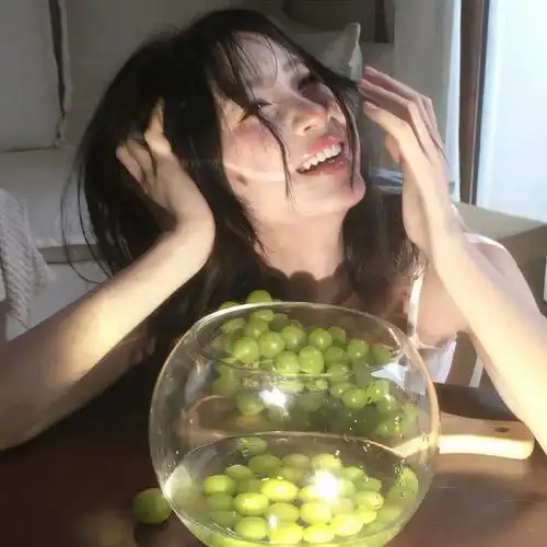 搞怪女头可爱女生头像 春夏活力 微信qq头像】#搞怪头像##女生头像