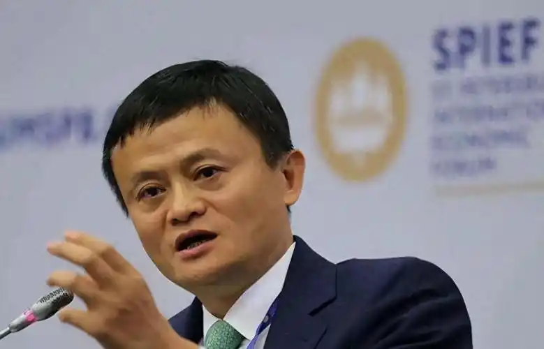 马云斥巨资在沙漠里种树承诺每年1亿棵七年过去了树怎样了