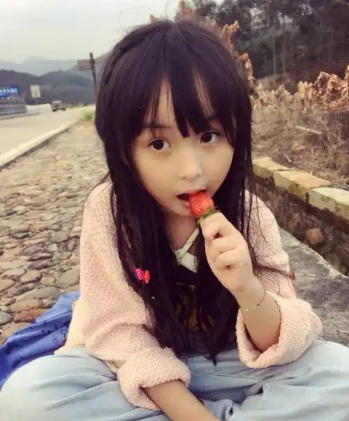 两岁出道收入百万,因太美被禁止,现今的刘楚恬咋样了