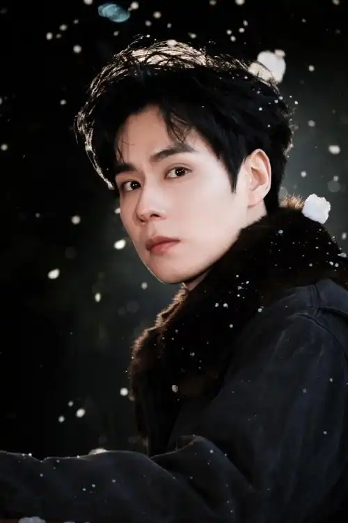 池##超话新年许愿季##胡一天#不是没看过灿烂星光,但好像遇到你那一刻