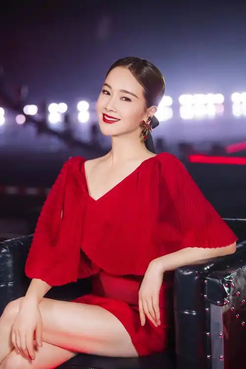 左小青如愿参加了《乘风破浪的姐姐2》.