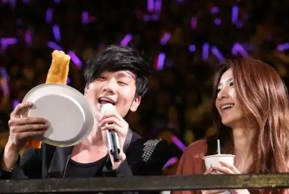 周杰伦传(周杰伦传说就成了永垂不朽的诗篇)-生活常识-江湖救急网