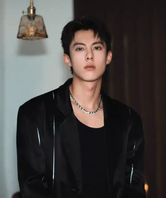 王鹤棣个人资料 王鹤棣应援色,身高,生日,演过电视剧,前女友