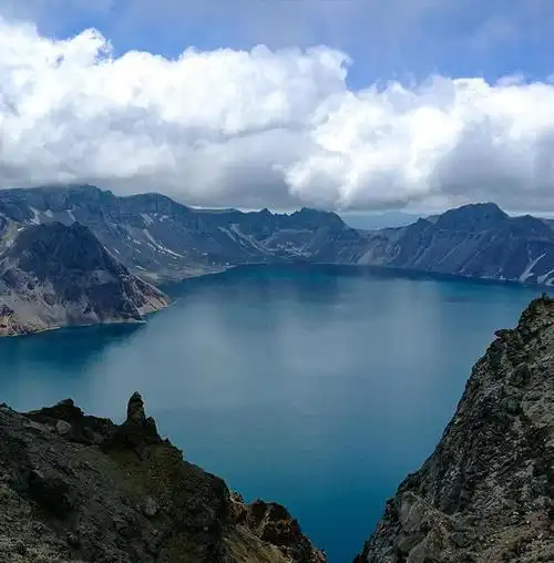 吉林长白山天池世界上最深的高山湖泊最深达373米