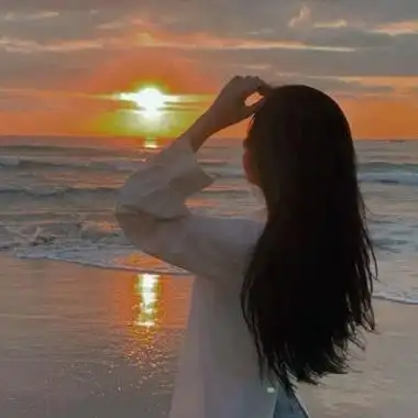 头像女简单干净气质背影77张_女生头像_头像屋