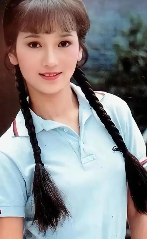 赵雅芝年轻的时候太漂亮了,优雅迷人!__财经头条