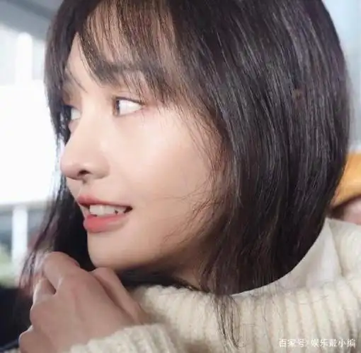 28岁郑爽路人照美出新高?侧脸软萌十足,但看着却有点怪怪的