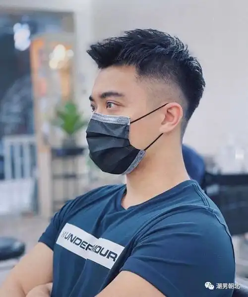 男人30岁后别留幼稚发型剪这三款两边铲发型干净利落又帅气