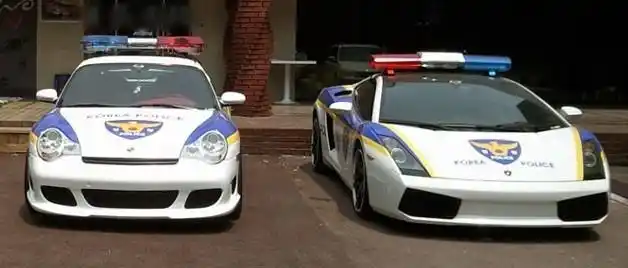 韩国警方超跑警车