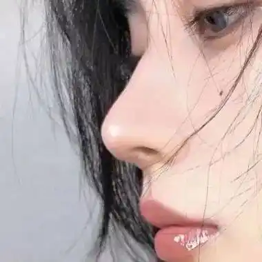 半脸女生的微信头像_唯美_微民_姓氏