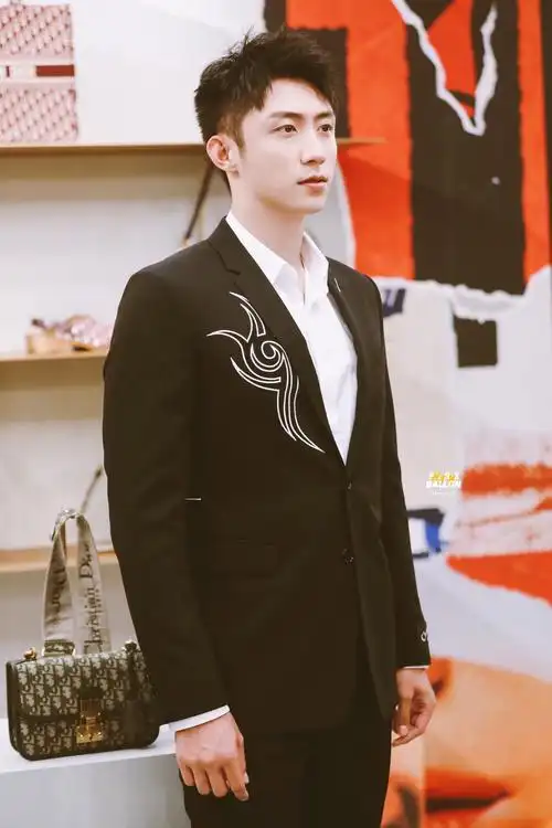 20180828 dior迪奥香氛世家大使黄景瑜出席全新马鞍包系列臻赏酒会