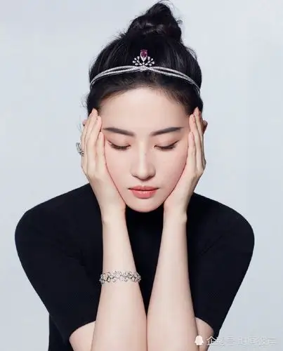 更关心你 刘亦菲钻石发箍 时间彼岸 2020-08-03 14:01 8月3日,刘亦菲