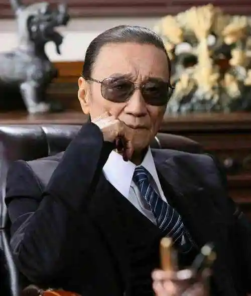 众所周知,谢贤是上世纪七八十年代的代表性人物,他参演的影视作品可以