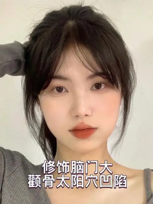 是韩式齐刘海儿与八字刘海儿的结合超级适合学生党和轻熟女,尤其是30