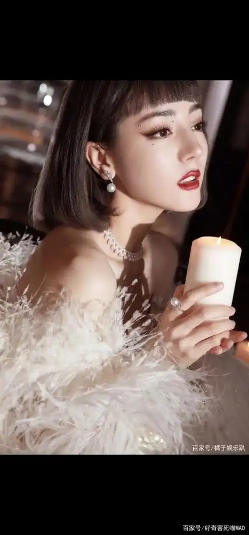 热巴太美了,短发风性感又美美哒,超话第一位粉丝破900万的女星