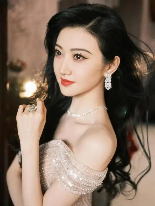 当43岁董洁和35岁景甜坐一起才彻底明白什么是顶级骨相和气质