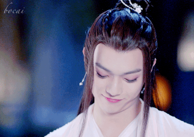 许凯女装大赏,以为是个美女,结果是个铁憨憨!