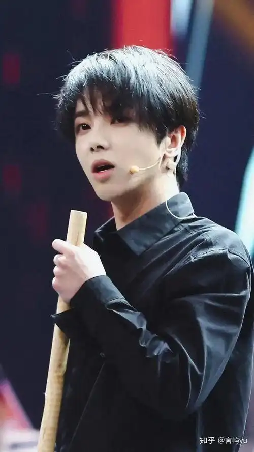 华晨宇过往哪款发型最得人心?