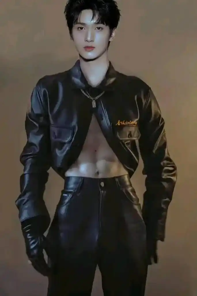 向全世界安利 #腹肌 #严浩翔刘耀文 扣1212这辈子老公就长这样