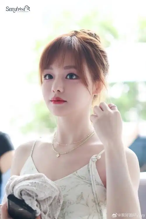 黄霄云星辰大海