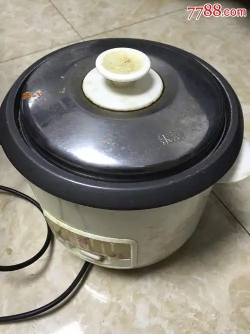 没用多少次的三角牌电饭煲