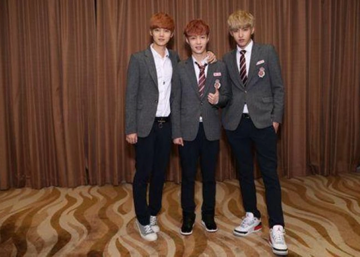 鹿晗和张艺兴身高都是1米78,同框合影却差距明显,谁谎报了?