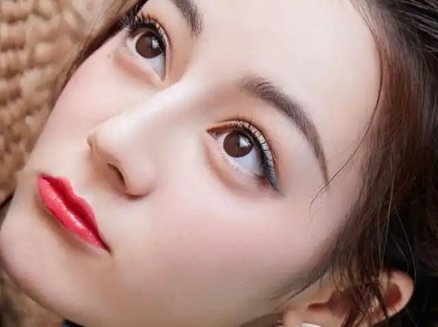 原创迪丽热巴不愧是浓颜系长相穿抹胸裙富贵十足天生尤物身材