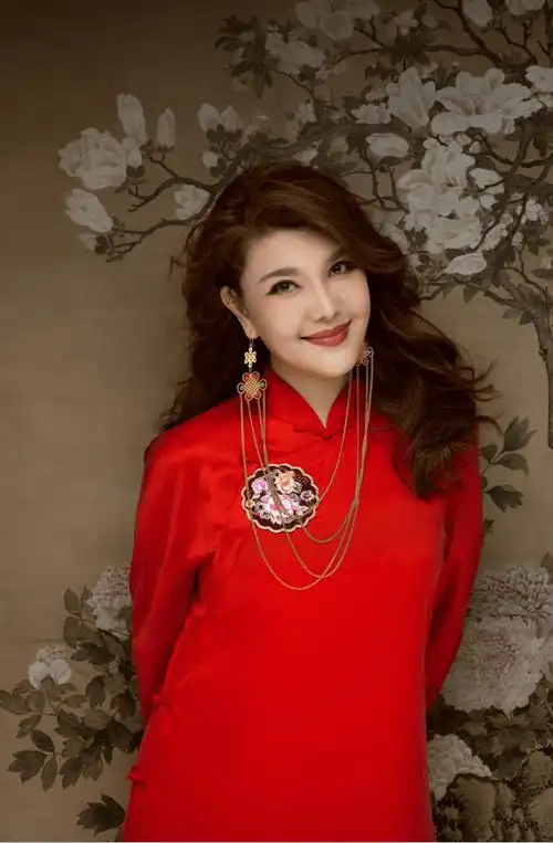 乌兰图雅新歌《最美最美的中国》上线唱出了每一个中国人的心声_祖国