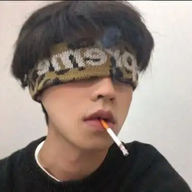 ins风男生头像成熟稳重又很帅气