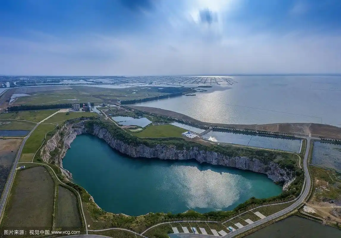 长荡湖畔蓝宝石