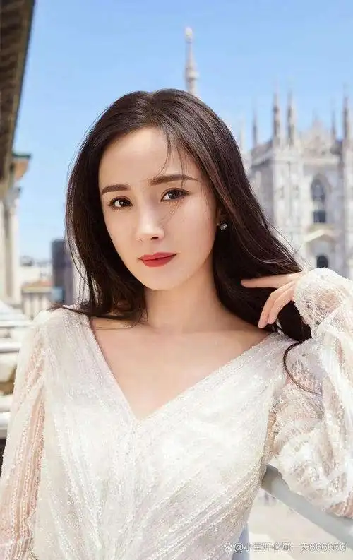 大明星杨幂脸部受伤了?