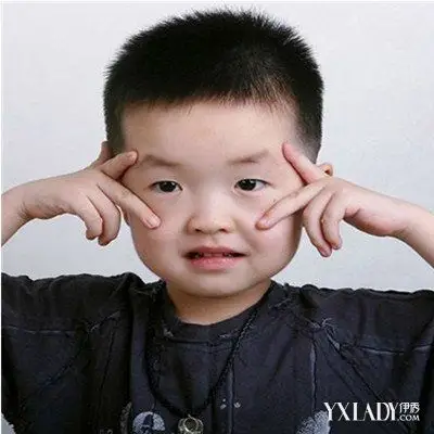 看看男童个性平头发型图片 给宝宝剪个时尚的发型