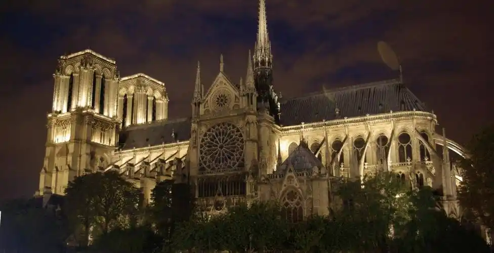 巴黎圣母院:风雨850年,只为向人们呈现世所罕见的艺术瑰宝_因为_雨果_