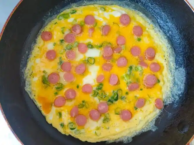 火腿鸡蛋(火腿鸡蛋爱心早餐怎么做)