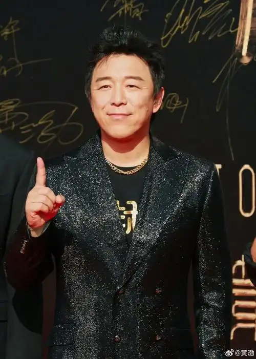 《布莱泽奥特曼》主题曲,意想不到的组合,差点忘了黄渤还是个唱跳歌手