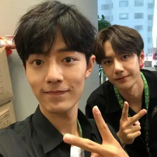 肖战王一博第一张是重点啊哈哈哈里面也有陈情令忘羡情头