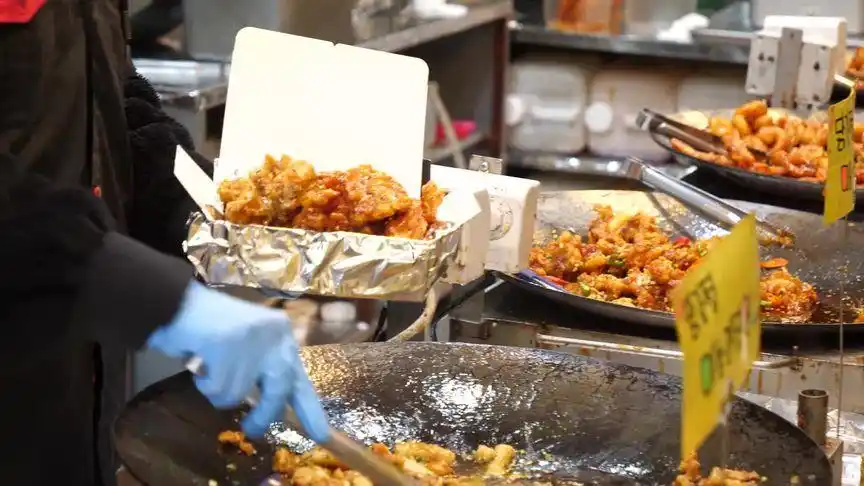 【韩国街头美食】韩式炸鸡.甜脆的韩国辣炸鸡.