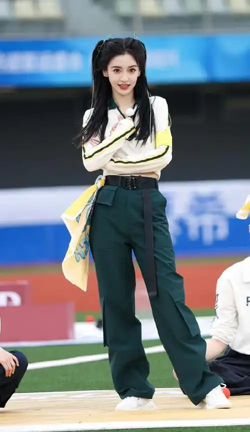 吧破收视率纪录#杨颖回归奔跑吧破这一季的收视率纪录了,还得是baby!