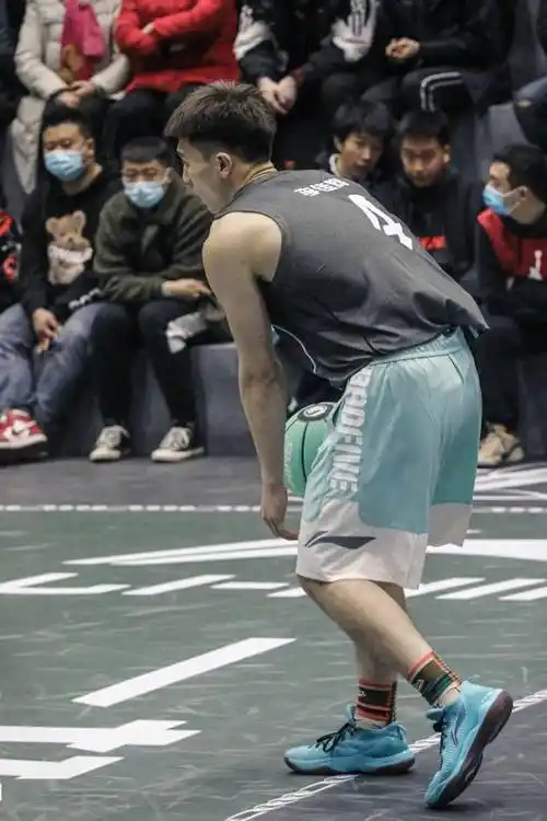 除了一众新鞋外,李宁的叁加壹联赛还有什么?_比赛_董梦超_球员