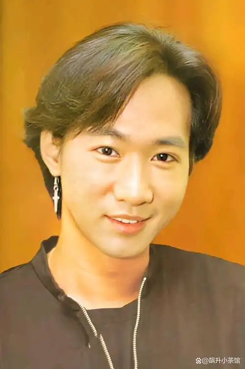 黄家驹,beyond乐队的主唱及创队成员,用音乐征服了无数人的心灵.