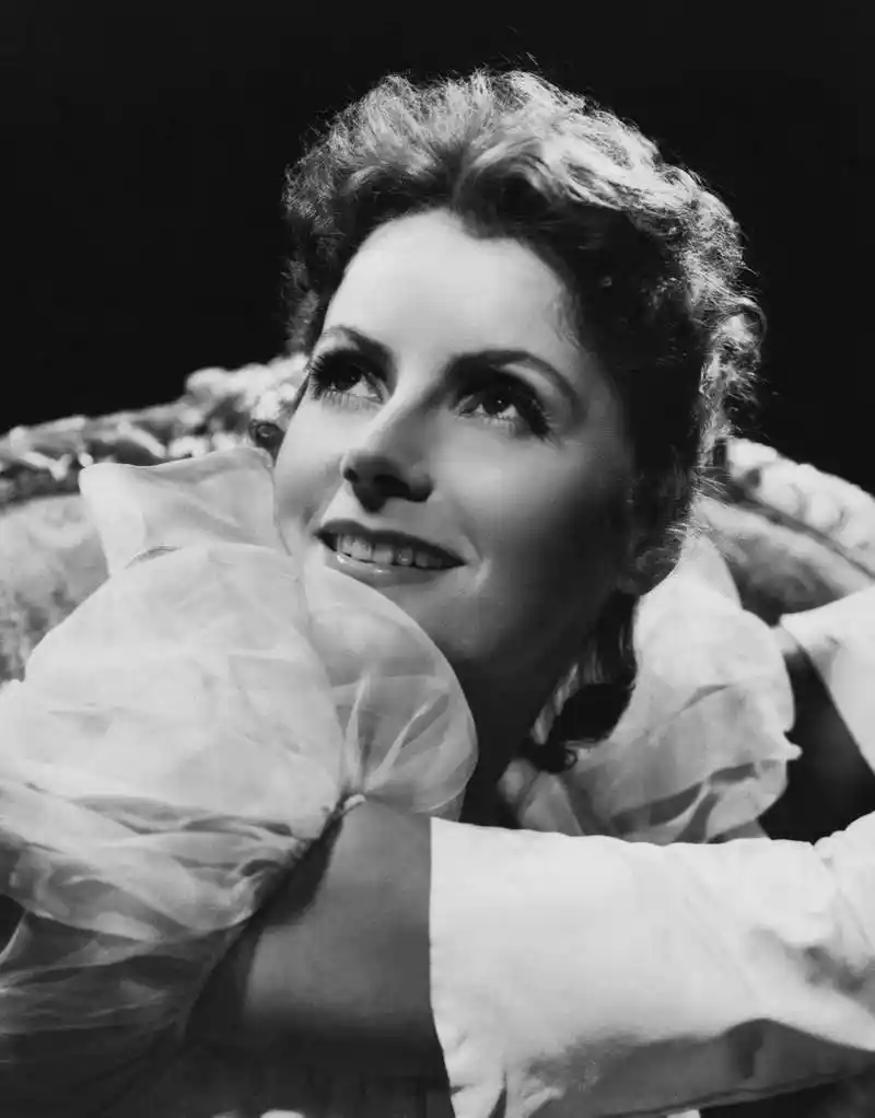 全球公认的四大美女,赫本位居榜首,费雯丽第二,谁是你的最爱?