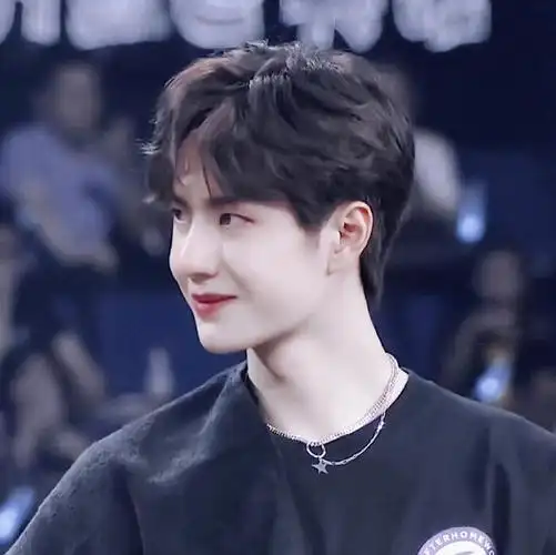 王一博超帅头像合集|高冷与可爱兼备!