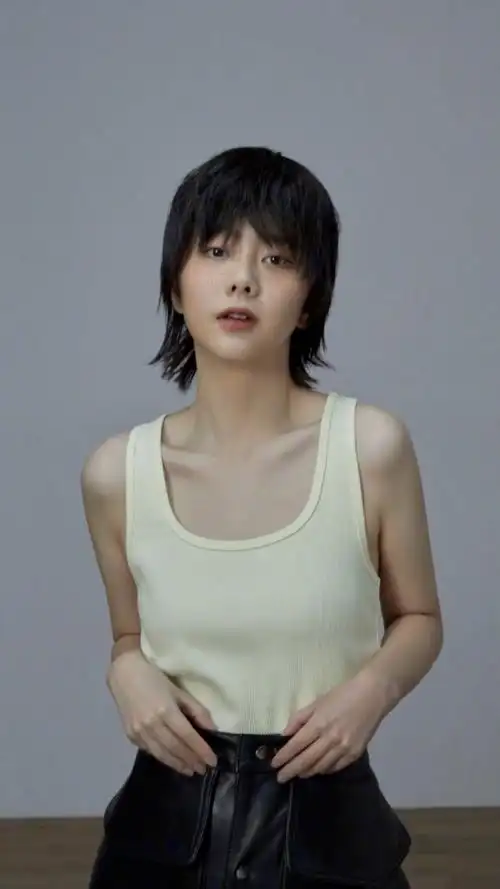 谭松韵短发造型～锁骨太美了吧