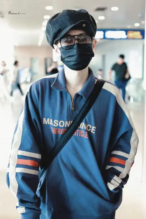 28   pvg02舞台上的大明星在机场变成乖巧小盆友#汪苏泷2023世纪