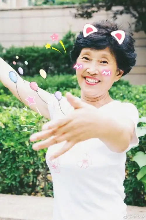 李冰冰晒妈妈照片