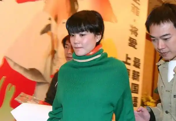 密码:53不是边界,每个年龄都有属于自己的时尚引言随着王菲的年龄增长