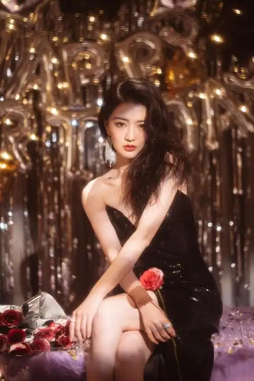 徐璐 性感礼服|徐璐_新浪新闻