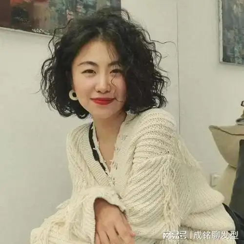 50岁女人过年烫发就选这4种发型洋气减龄显气质好看好打理